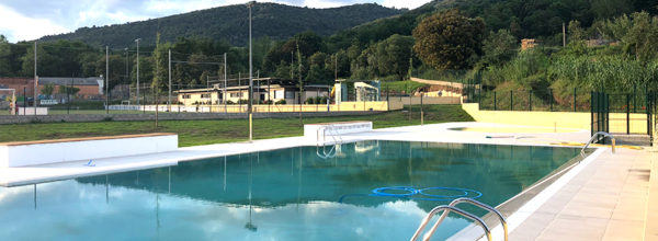 Control de accesos en las piscinas de Amer y de Bescanó